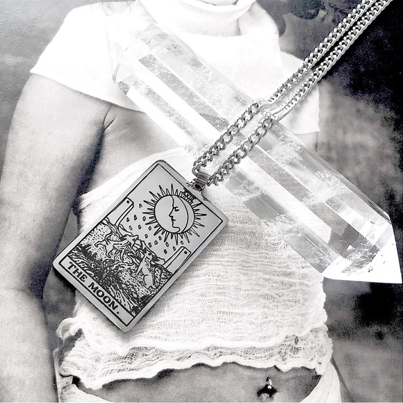 MAJOR Arcana The Moon Tarot Dog Tag Necklace - Picture 2 of 3